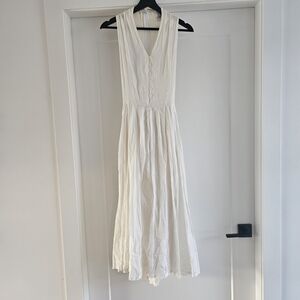 Elegant Ivory Sleeveless Maxi Dress